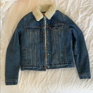Levi’s medium wash sherpa lined denim jacket